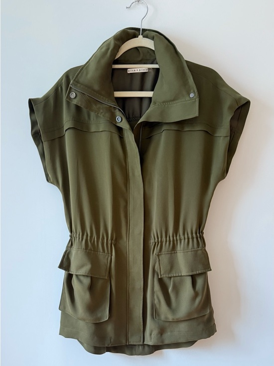 Alice + Olivia Jackets & Blazers - Alice + Olivia Olive Utility Vest Jacket Cinched Waist Hooded Lightweight